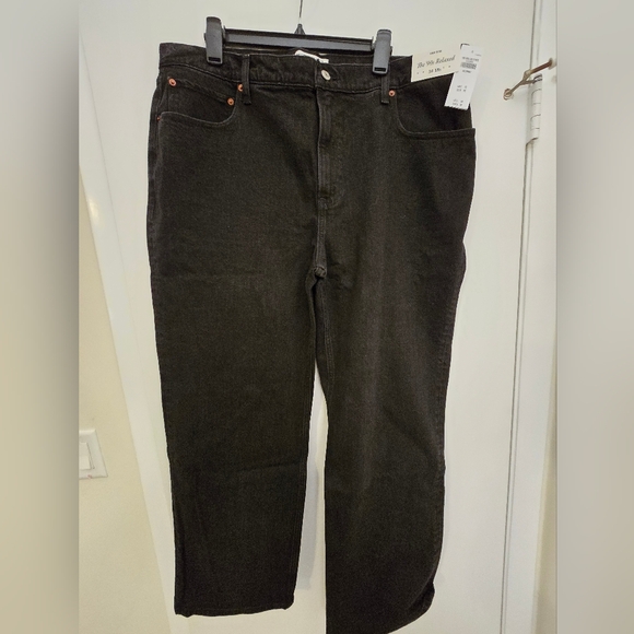 Abercrombie & Fitch Denim - Abercrombie & Fitch Women's 90's Relaxed High Rise Black Jeans. 34 X 18. NWT.